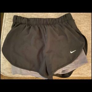 Women’s Nike elastic drawstring Shorts with liner and inside pocket